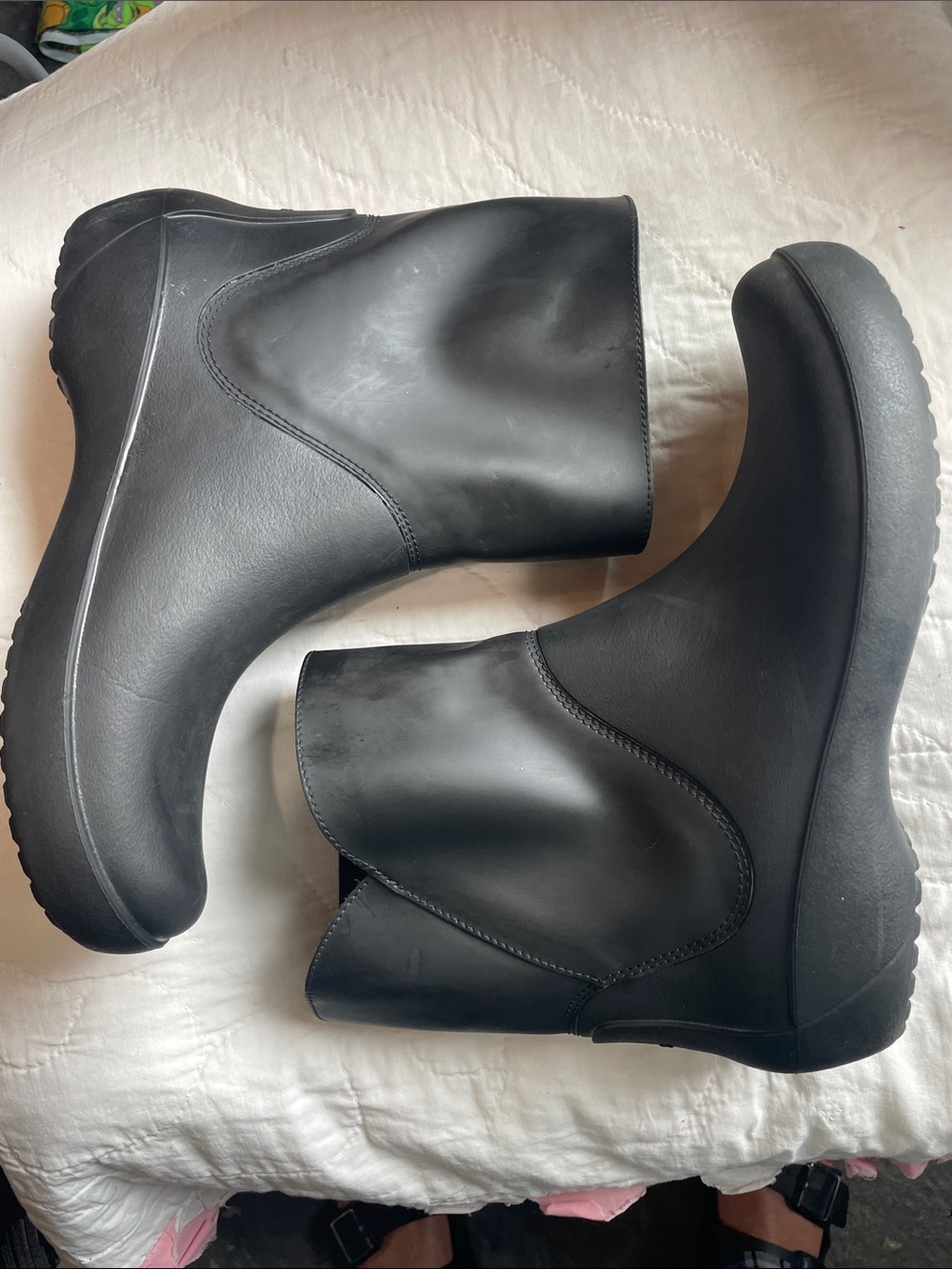 Crocs Dual Comfort Women's Black Waterproof Boots. Good Condition. Size 9.